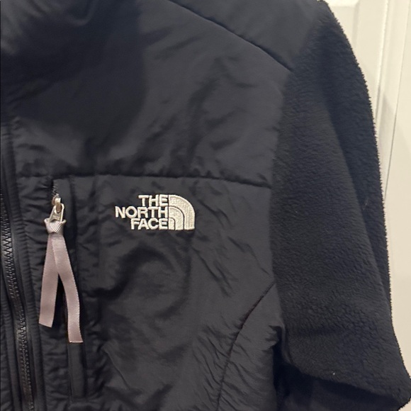 The North Face Black Full-Zip Jacket - Picture 2 of 3